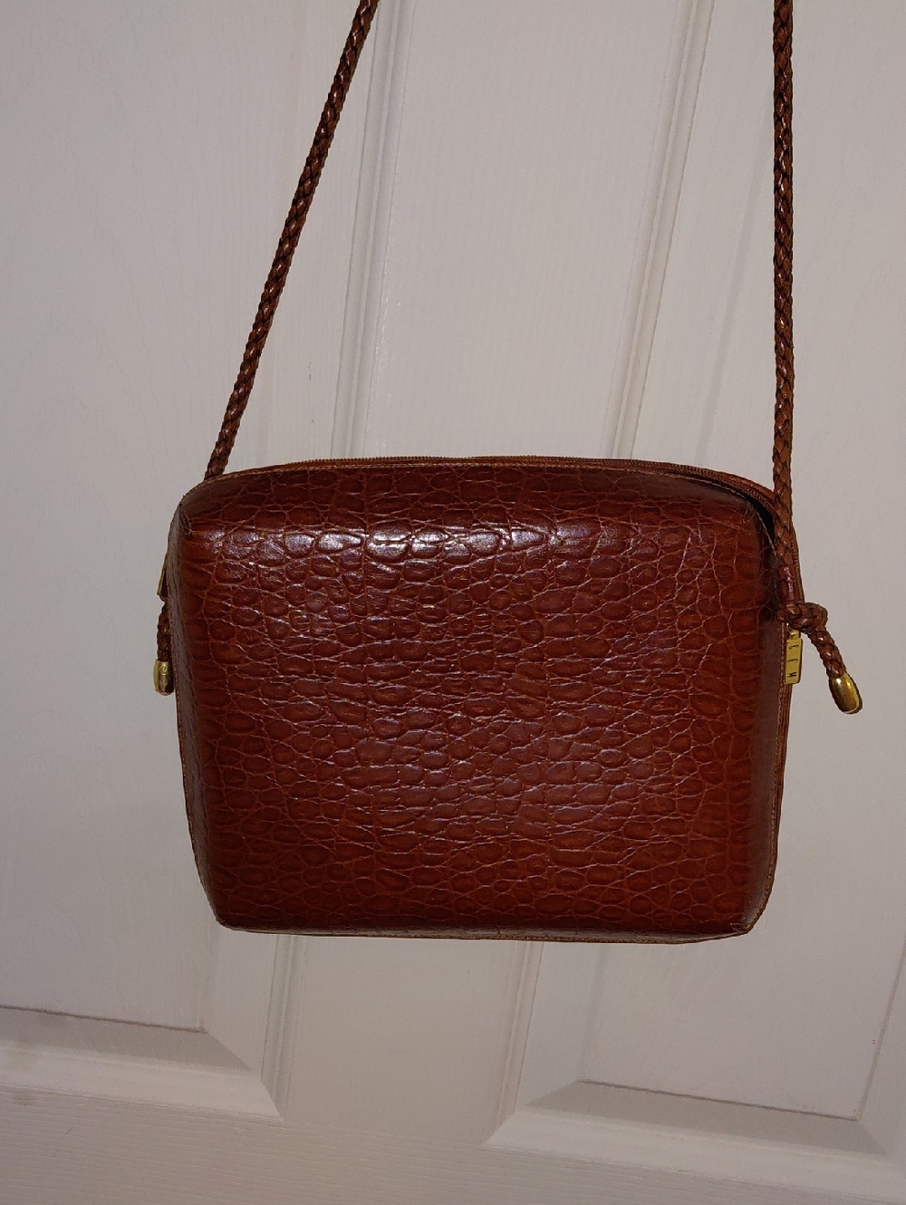EUC C.E.M. CEM Vintage Brown Croc Embossed Leather Crossbody Bag, Zip Around.